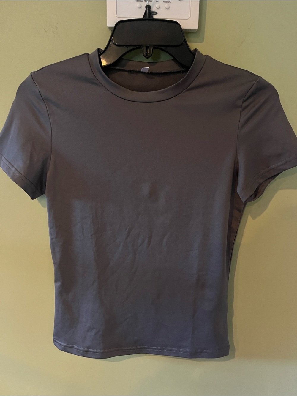 Women's Classic Short Sleeve Form Fitting Exercise Tee in Charcoal Gray. Size M.